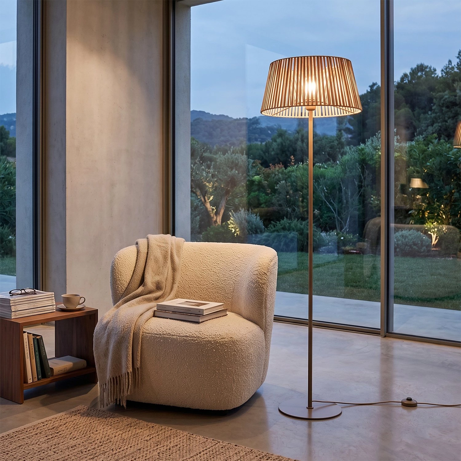Versatile Styling for Professional and Residential Use